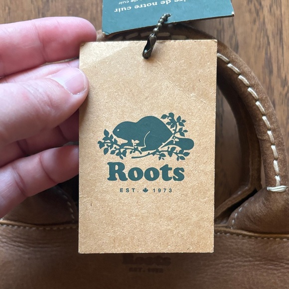 Roots Tan Leather Crossbody Bag - Picture 7 of 11